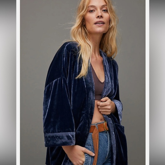 Anthropologie Jackets & Blazers - Anthropologie velveteen kimono size M